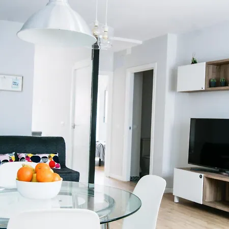 Stylish 2 Bedroom Near Alcaravaneras Beach * Las Palmas de Gran Canaria
