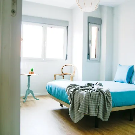 Stylish 2 Bedroom Near Alcaravaneras Beach Apartment