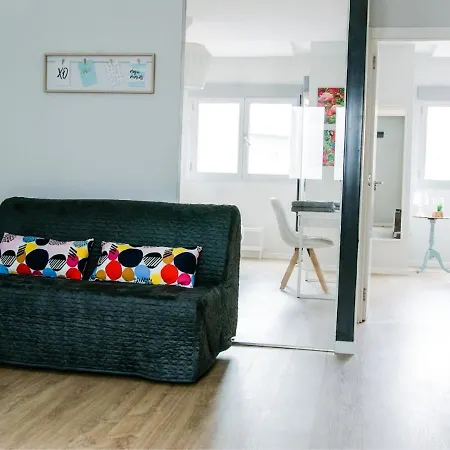 Stylish 2 Bedroom Near Alcaravaneras Beach Apartment
