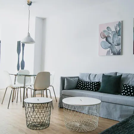 Stylish 2 Bedroom Near Alcaravaneras Beach Las Palmas de Gran Canaria