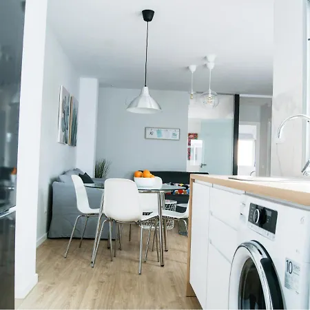 Stylish 2 Bedroom Near Alcaravaneras Beach Apartment